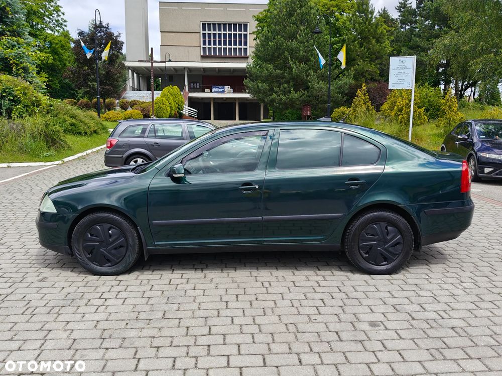 Skoda Octavia 1.6 Combi Ambiente - 4