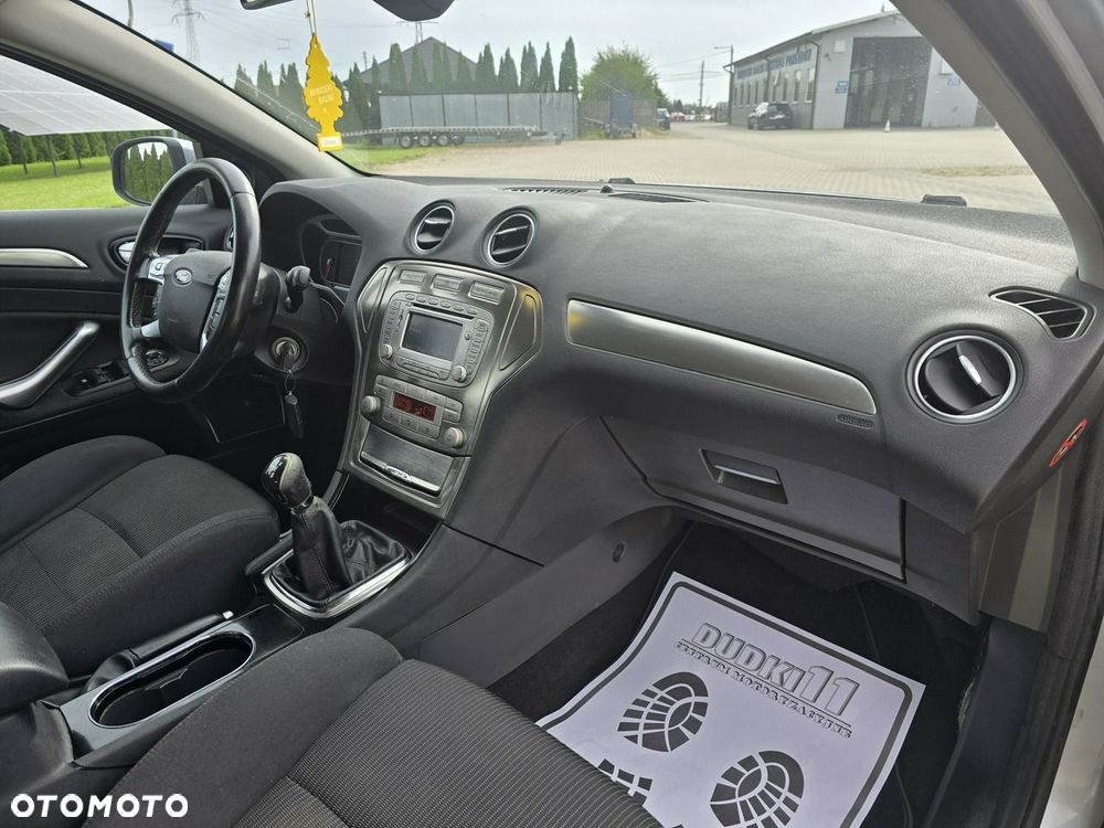 Ford Mondeo - 29