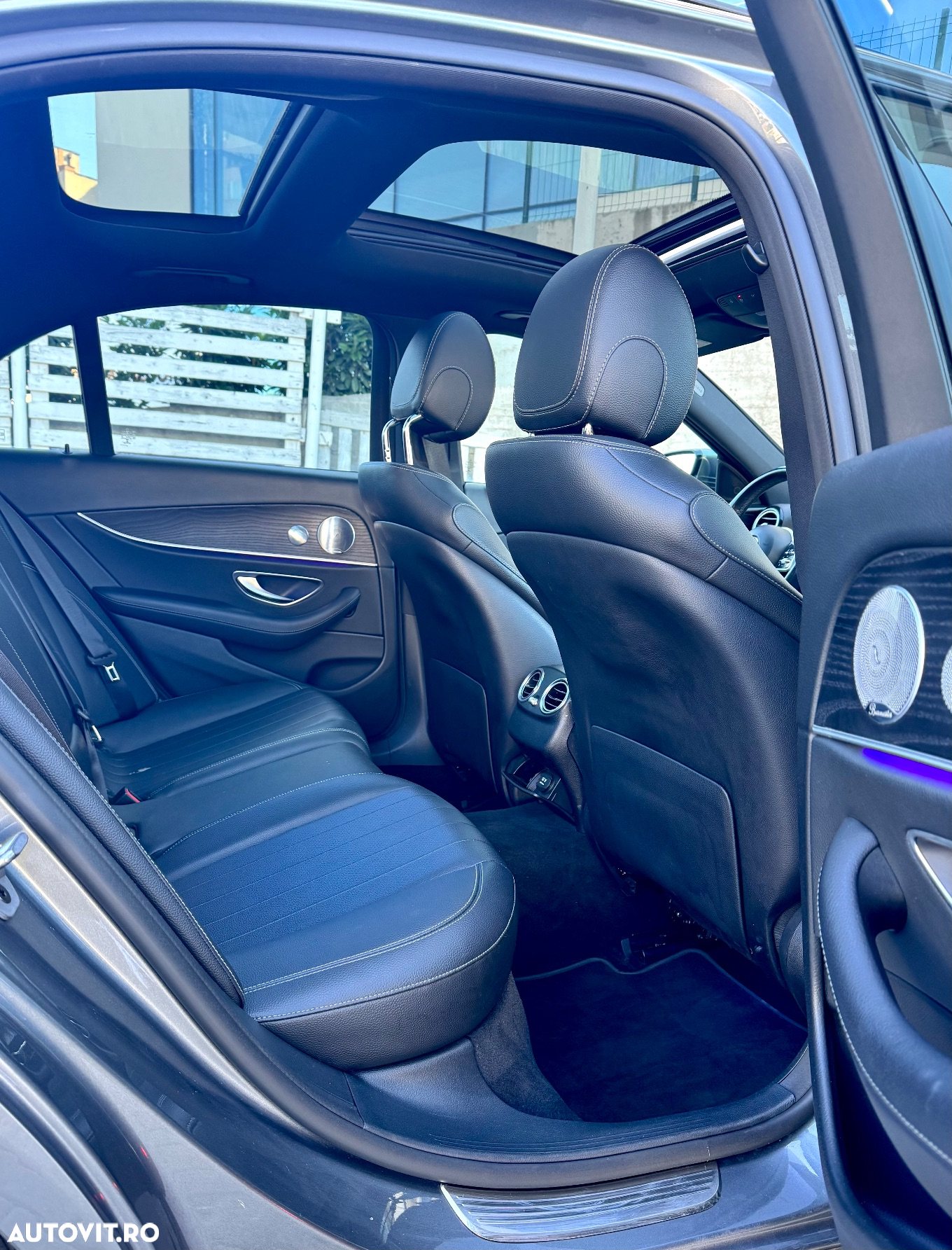 Mercedes-Benz E 300 9G-TRONIC AMG Line - 10