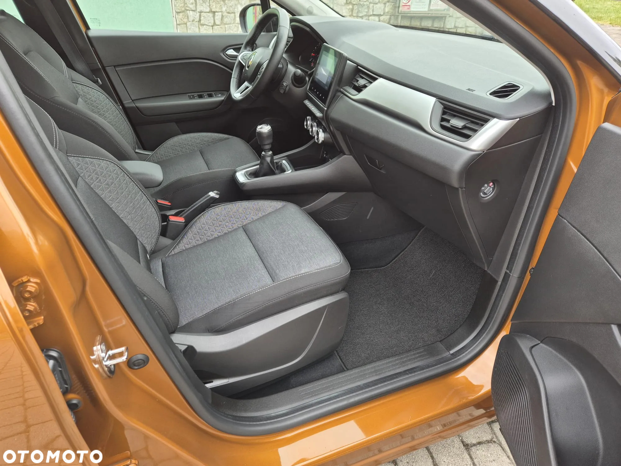 Renault Captur 1.3 TCe mHEV Techno - 16