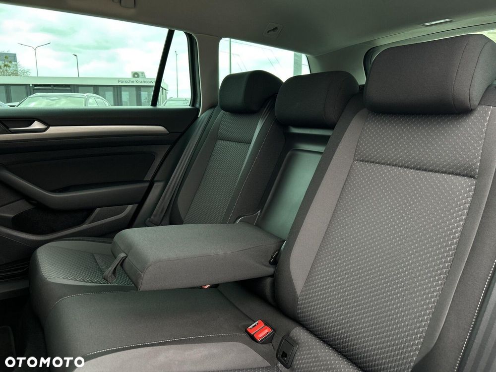 Volkswagen Passat Variant 2.0 TDI EVO Business DSG - 17