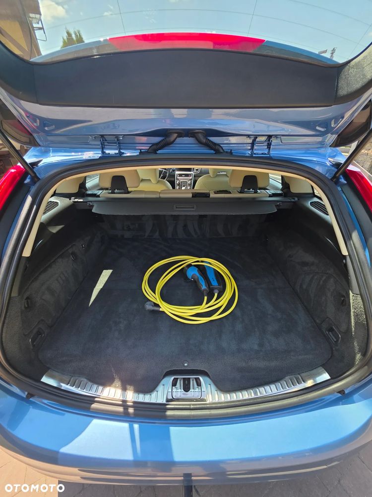 Volvo V60 D6 AWD Plug-in Hybrid Summum - 12