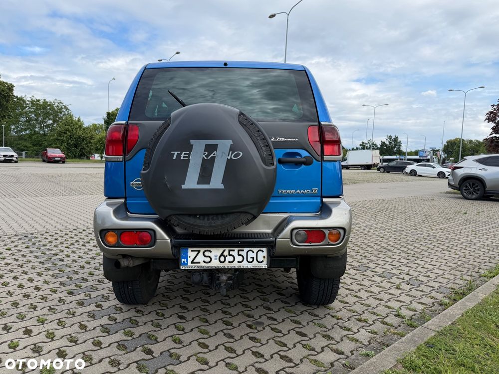 Nissan Terrano 2.7 TDi Luxury - 4