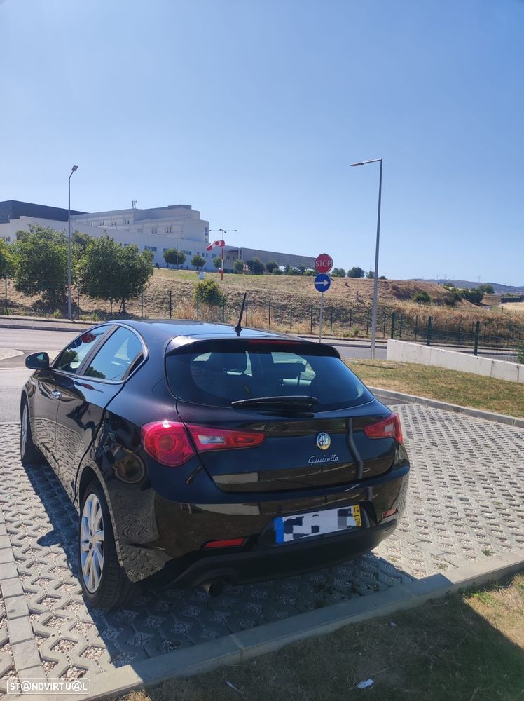 Alfa Romeo Giulietta 1.6 JTDM Distinctive - 4