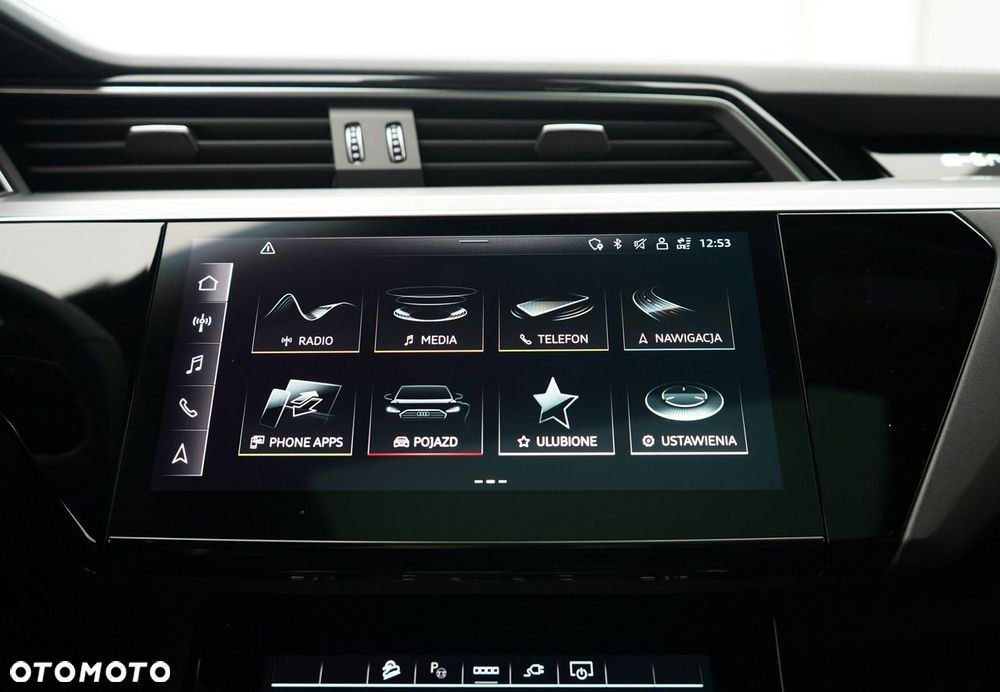 Audi Q8 - 32