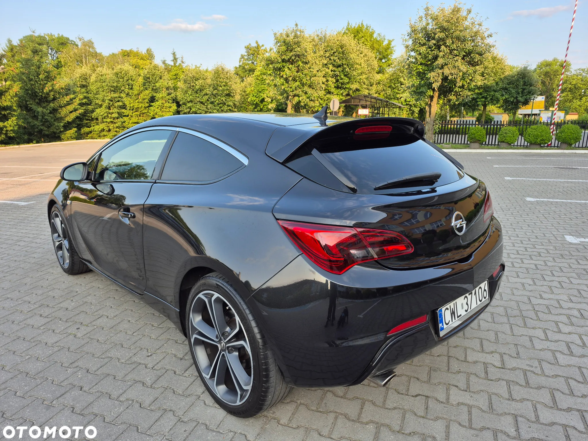 Opel Astra IV GTC 1.6 T Sport - 8