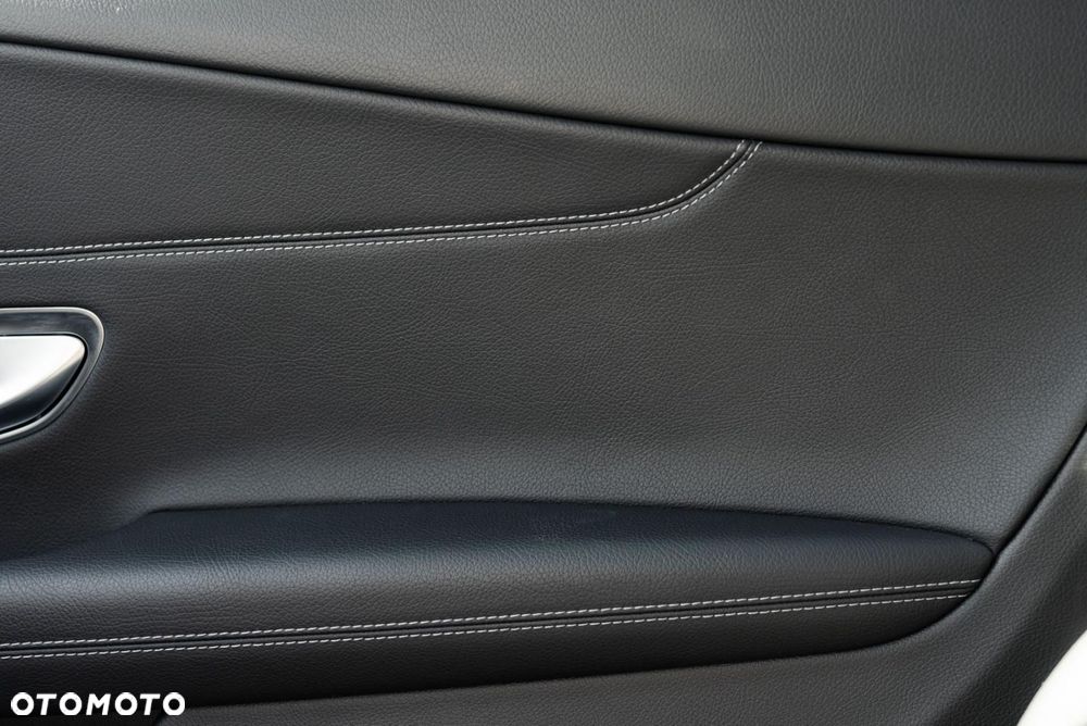 Mercedes-Benz Klasa C 300 9G-TRONIC - 33