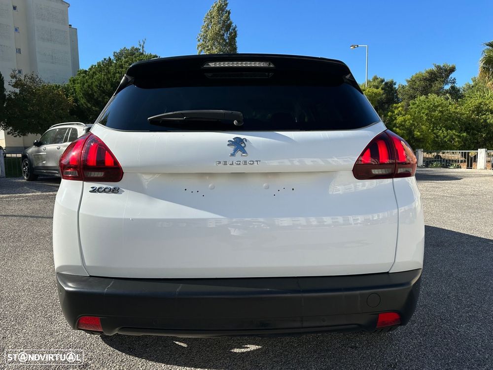 Peugeot 2008 1.2 PureTech Style - 4