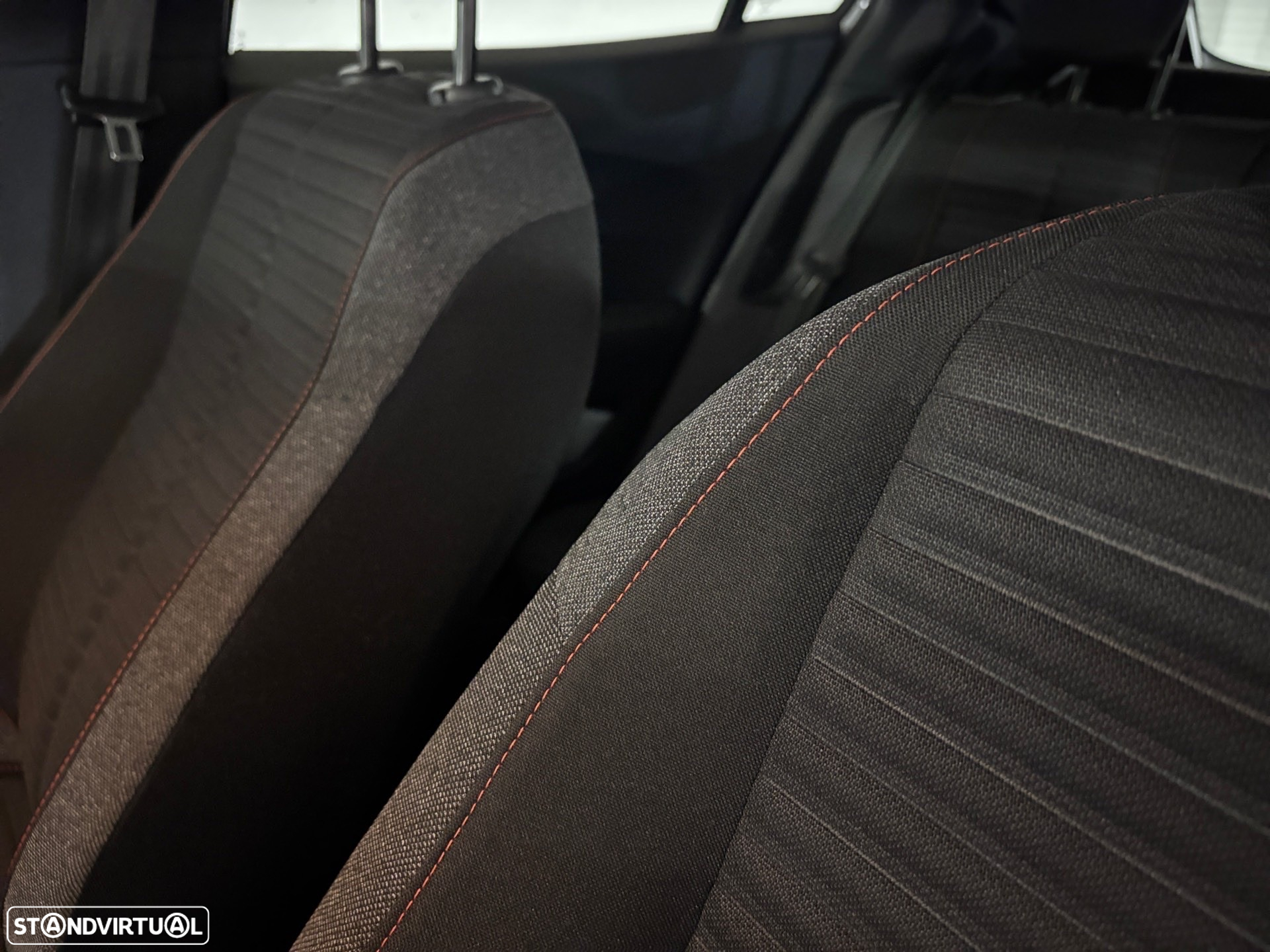 Peugeot 2008 1.2 PureTech Active Pack - 16