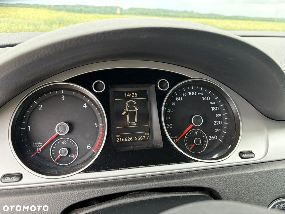 Volkswagen Passat 2.0 TDI Highline DSG - 9