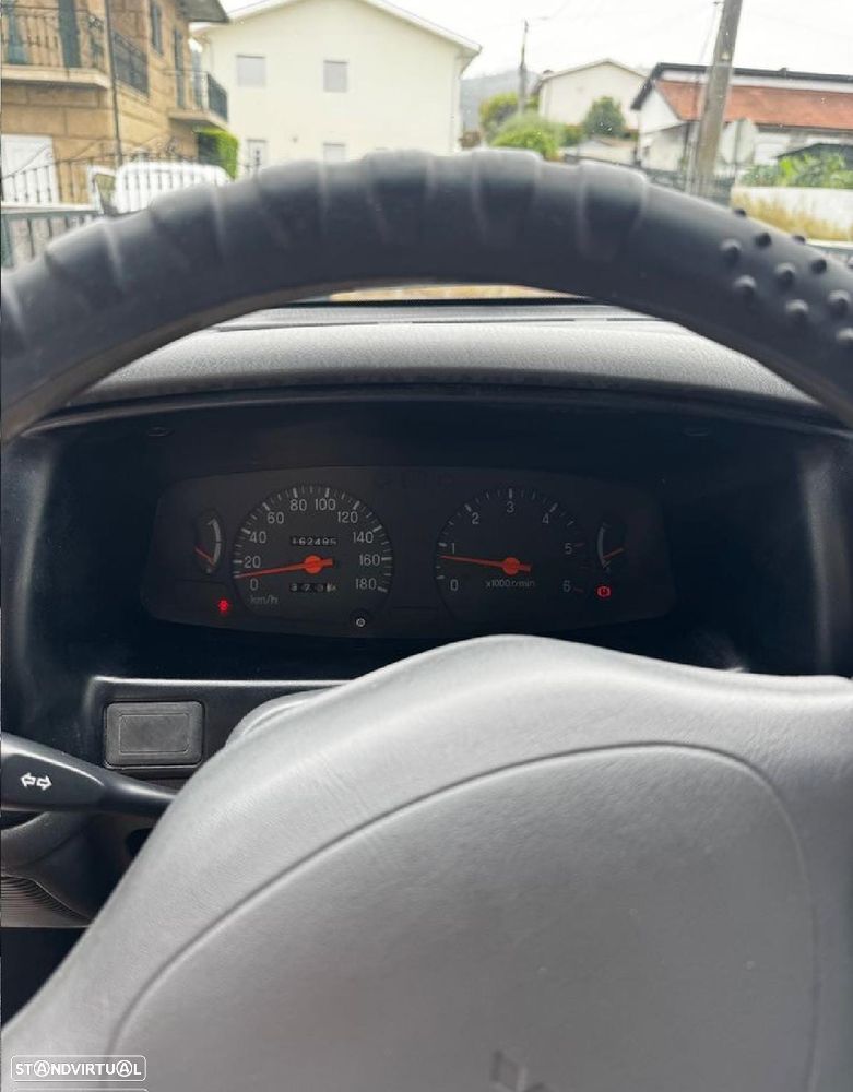 Mitsubishi L200 - 10