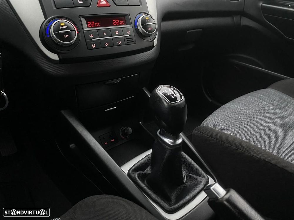 Kia Ceed SW 1.6 CRDi EX ISG - 19