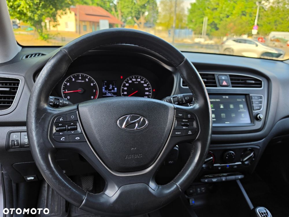 Hyundai i20 - 20