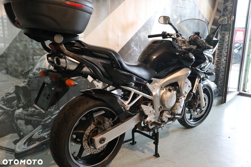 Yamaha FZ6 - 18