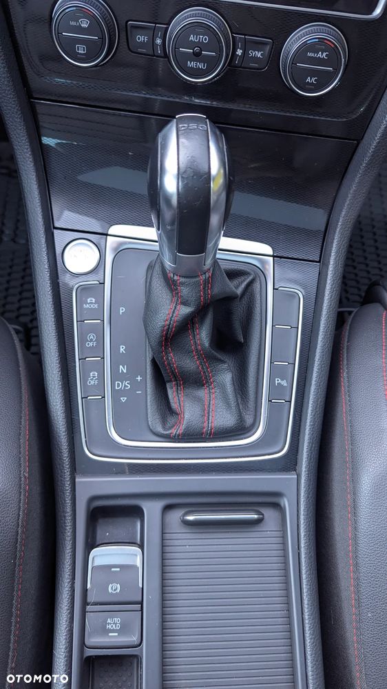 Volkswagen Golf GTI Performance BlueMotion Technology DSG - 31