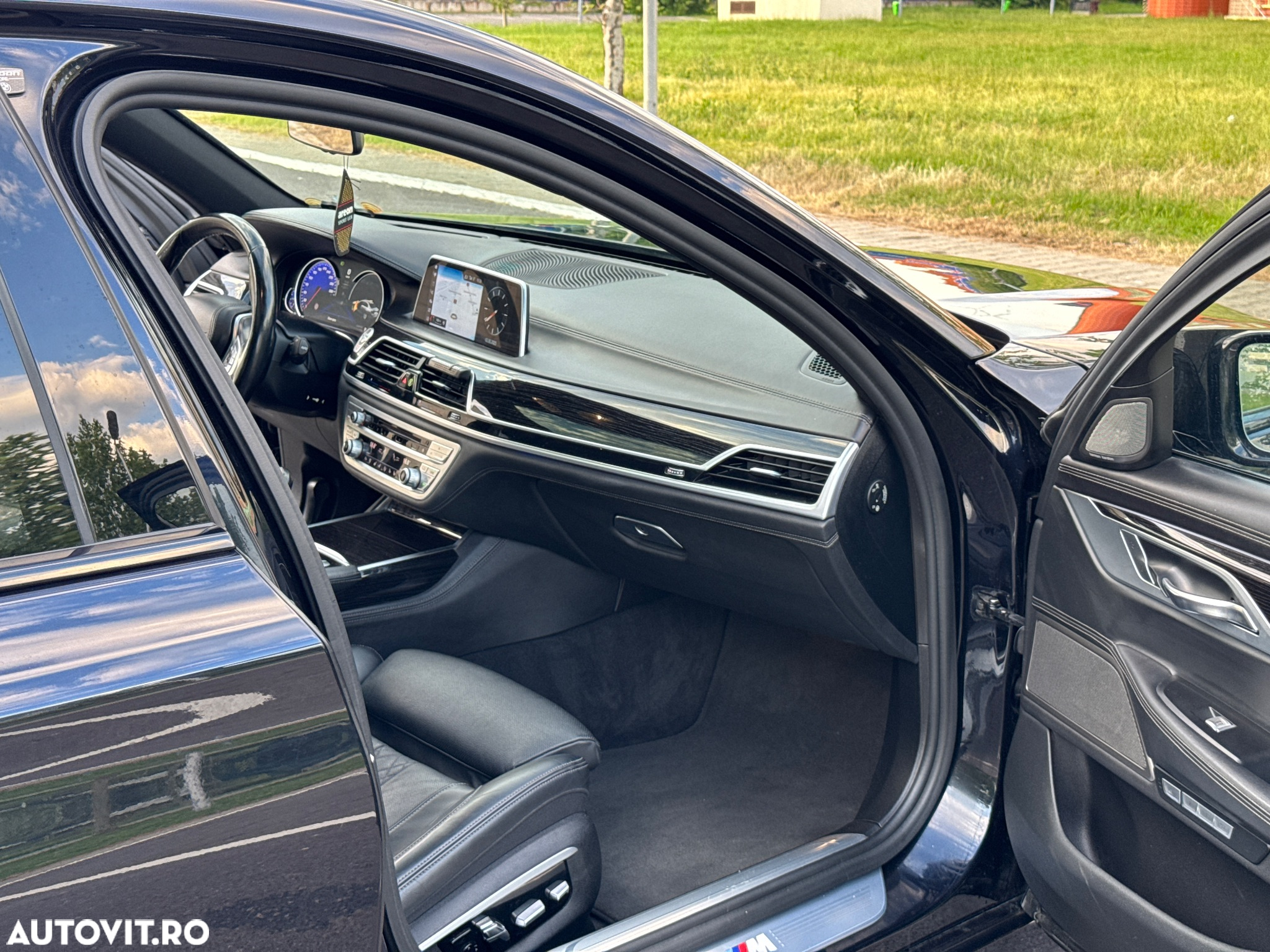 BMW Seria 7 740d xDrive - 23