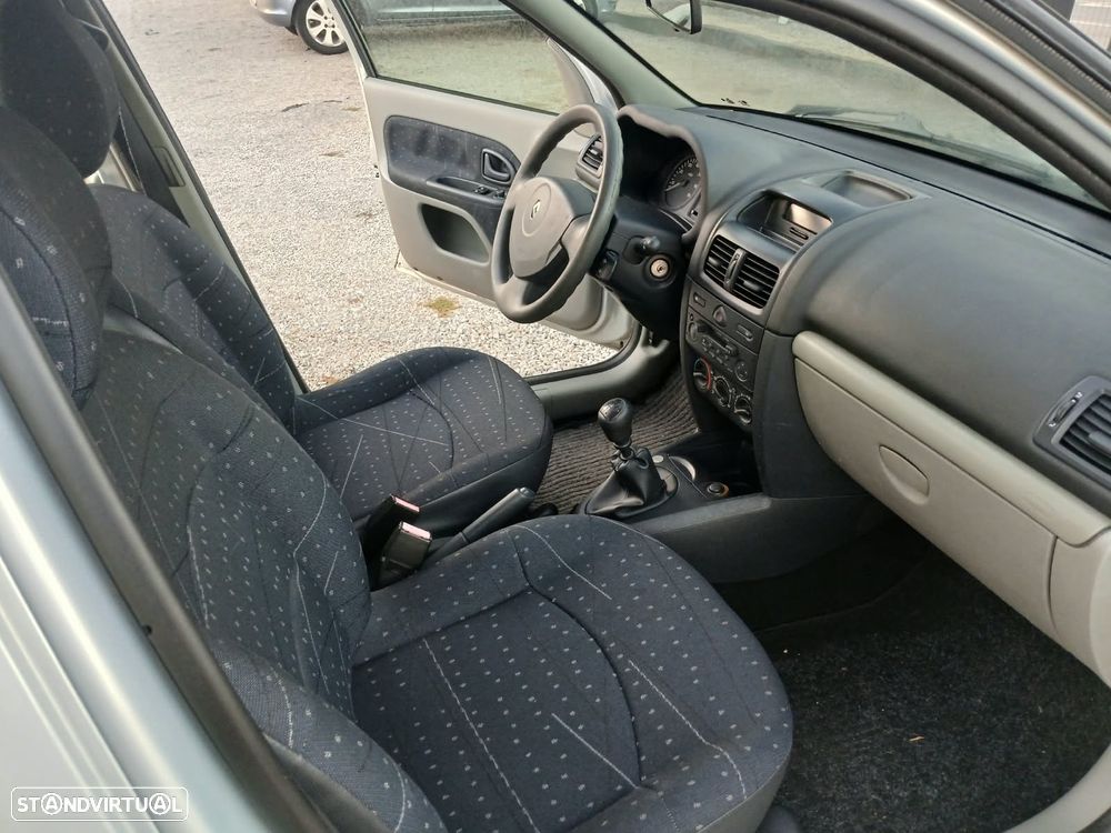 Renault Clio - 2