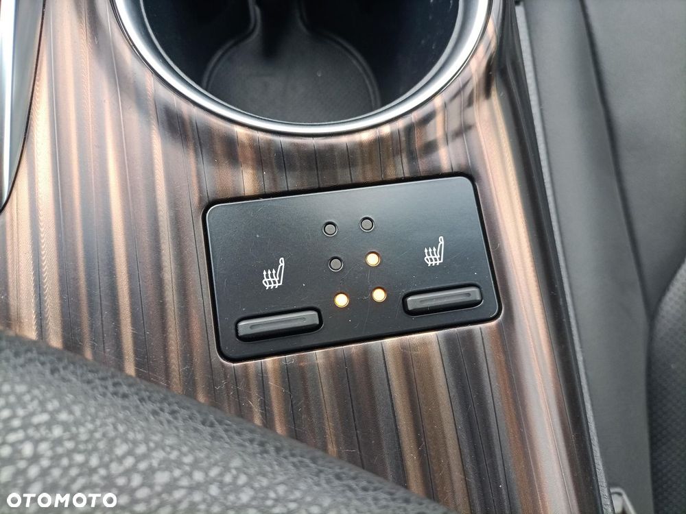 Toyota Camry 2.5 Hybrid Executive CVT - 17