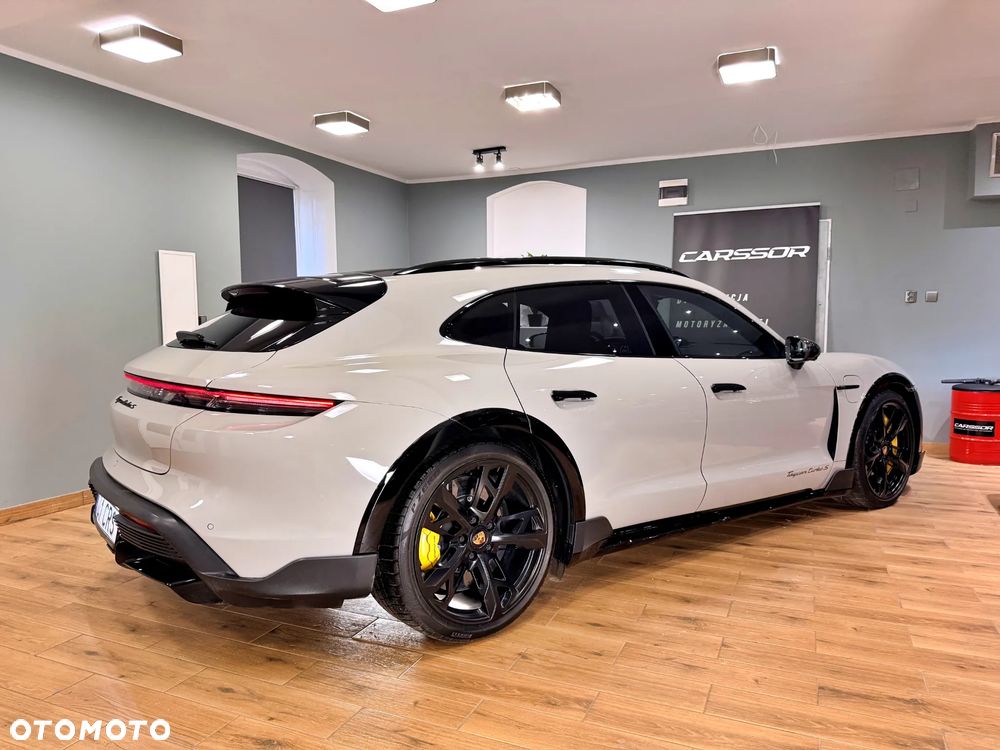 Porsche Taycan - 6