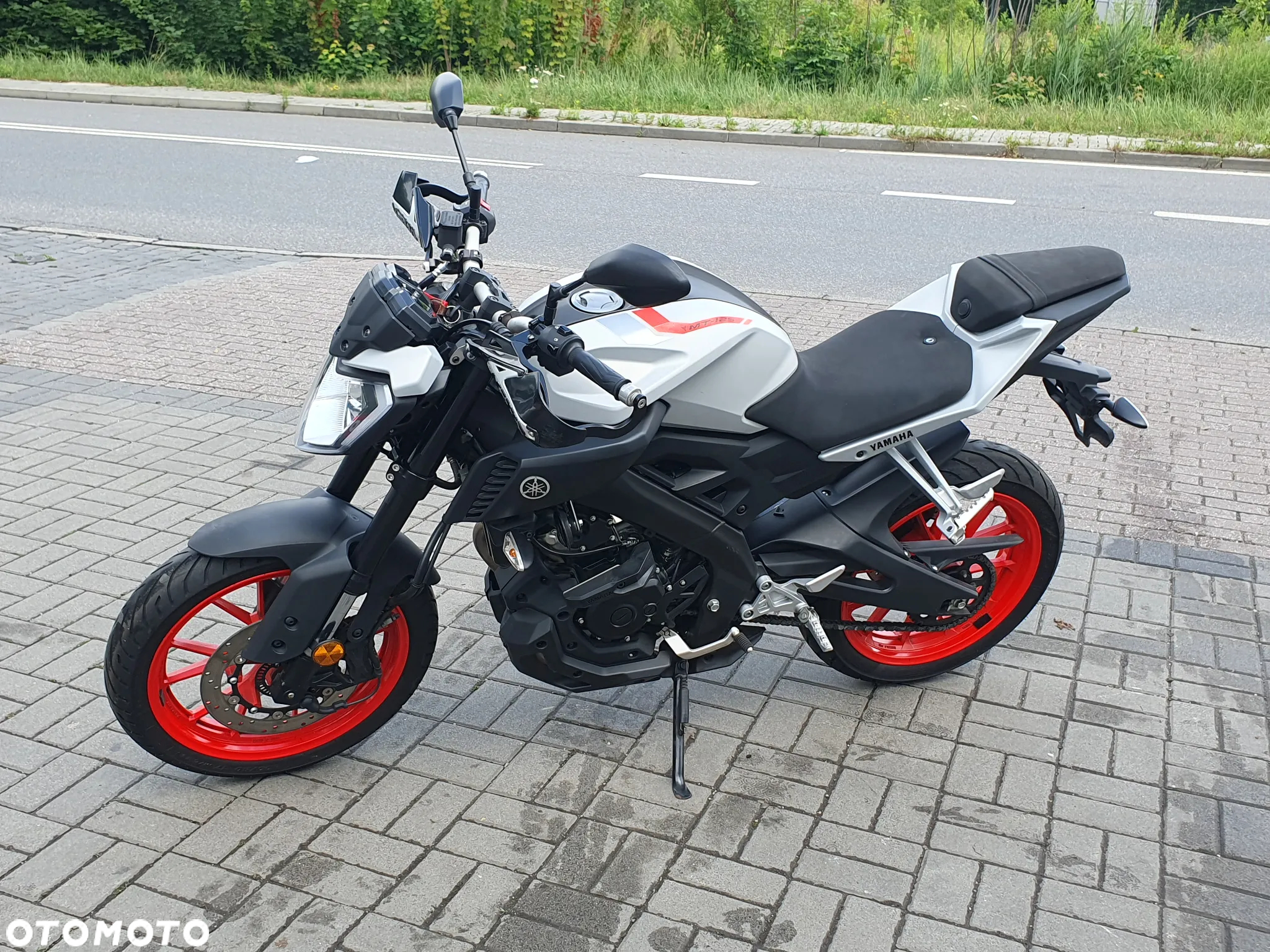Yamaha MT - 5