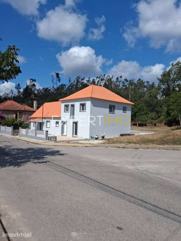 Moradia T4 150M2 Totalmente renovada Concelho de Pombal/ Leiria - Grande imagem: 2/26