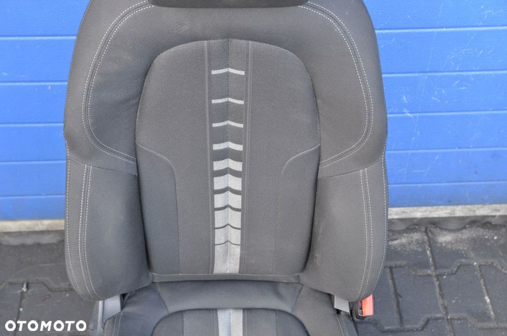 BMW X2 F39 WNĘTRZE FOTELE KANAPA BOCZKI TUNEL UK - 10