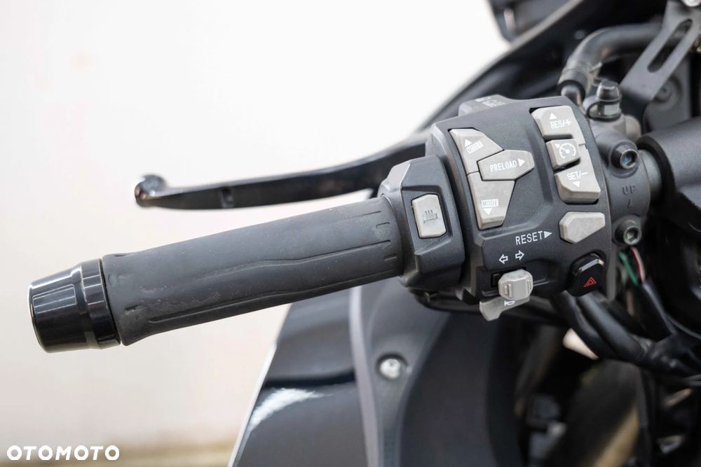 Kawasaki Ninja H2 SX - 26