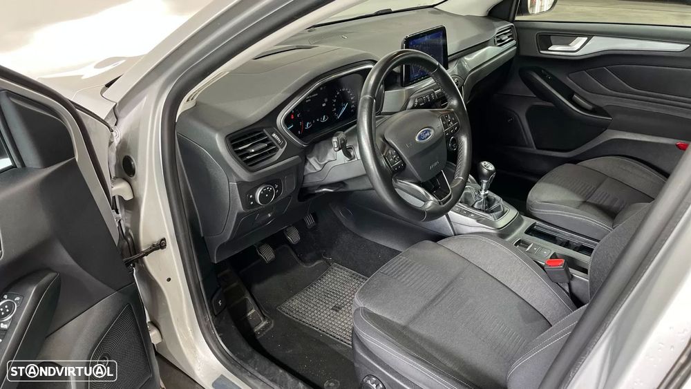 Ford Focus 1.0 EcoBoost Active X - 10