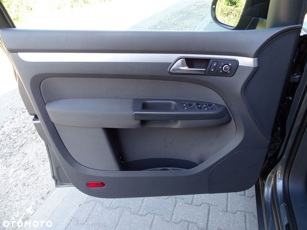 Volkswagen Touran 1.6 TDI DPF BlueMotion Technology DSG STYLE - 21