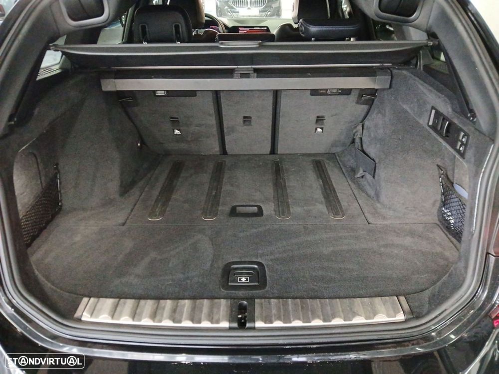 BMW 320 d Touring xDrive Pack M Shadow Auto - 24