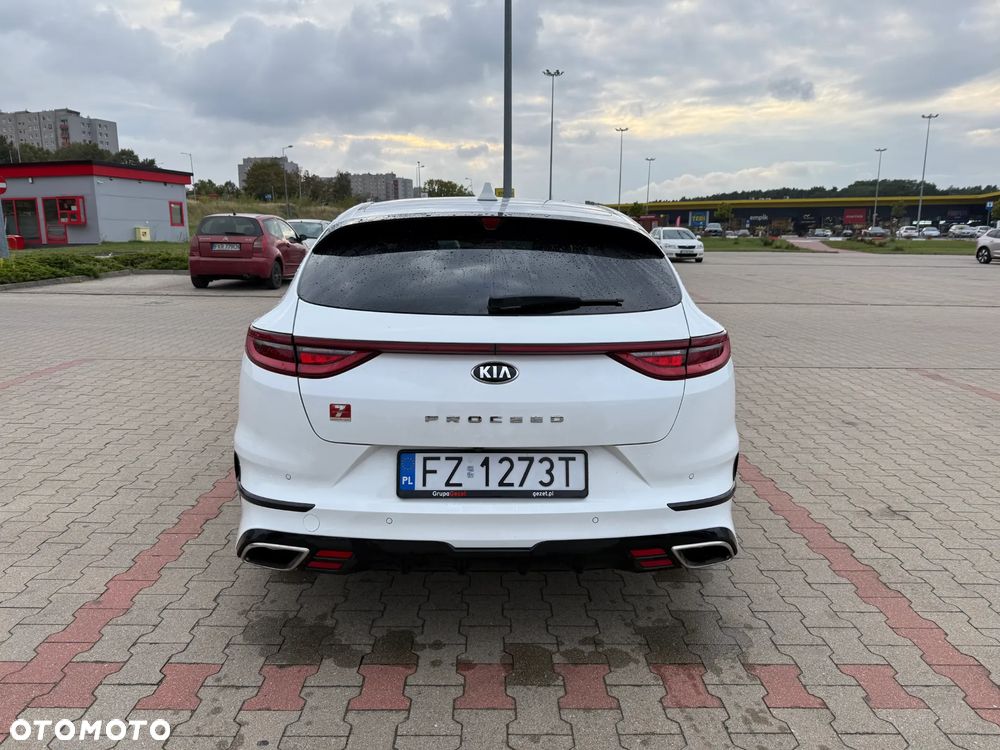 Kia ProCeed 1.6 T-GDI GT DCT - 3