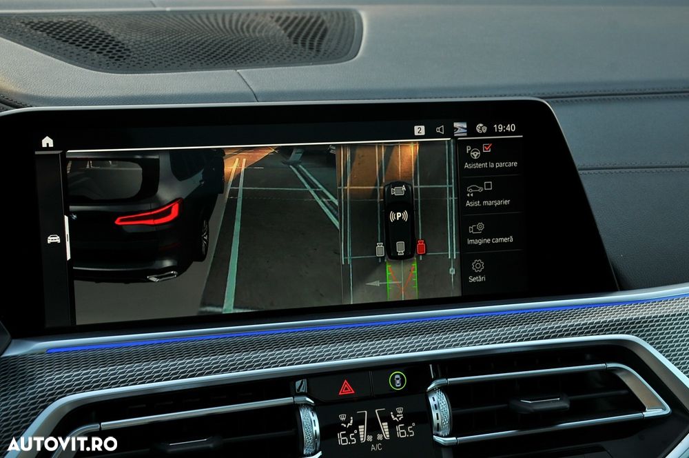 BMW X5 M M50i - 29