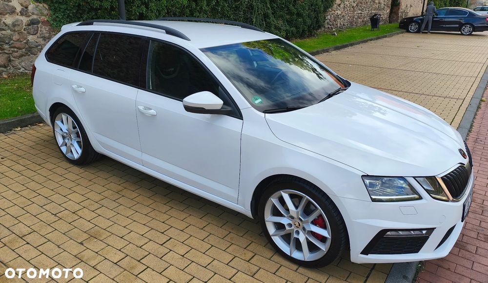 Skoda Octavia 2.0 TDI DSG RS - 38