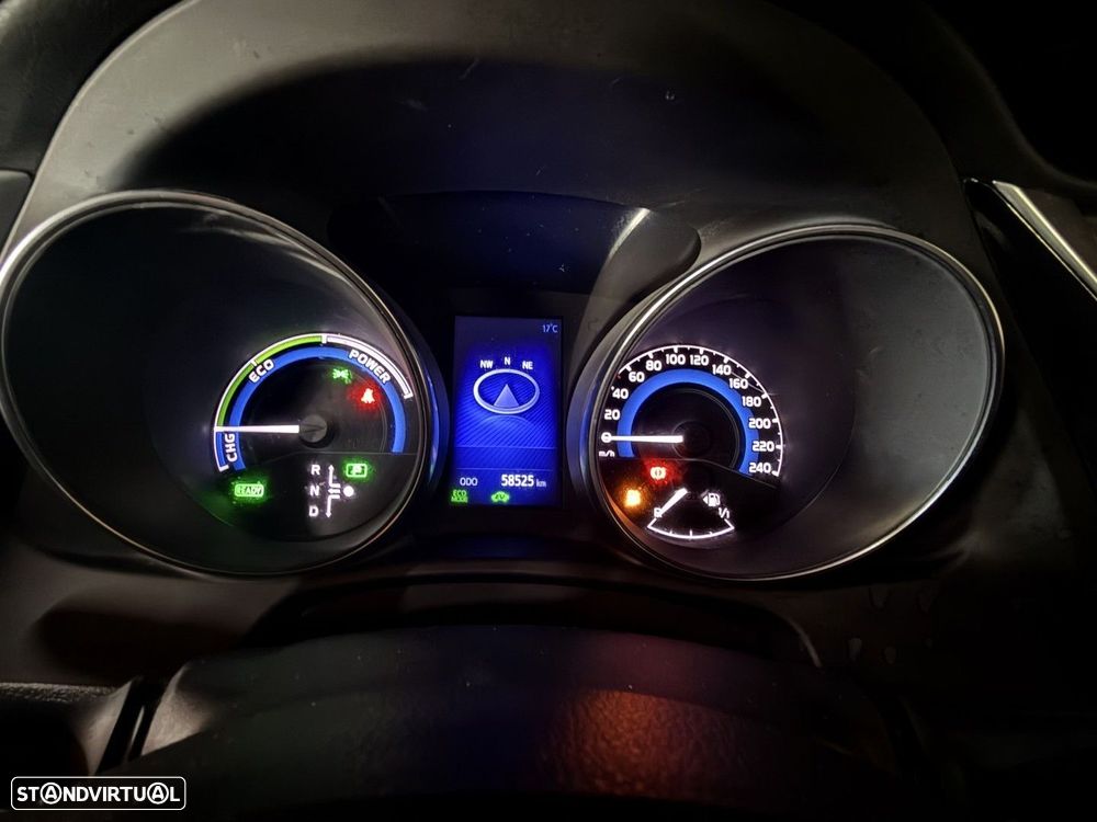 Toyota Auris Touring Sports 1.8 HSD Comfort +P.Sport+Navi - 28