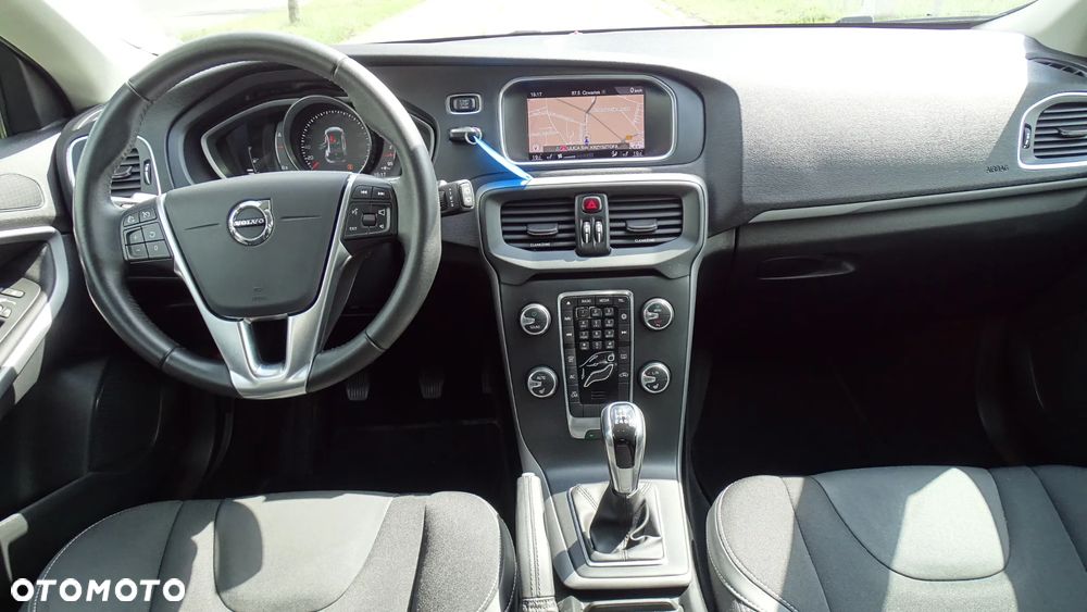 Volvo V40 T2 Momentum - 6