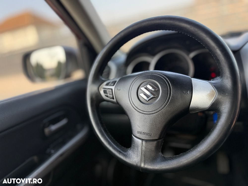 Suzuki Grand Vitara 1.9 DDiS Comfort DPF - 13
