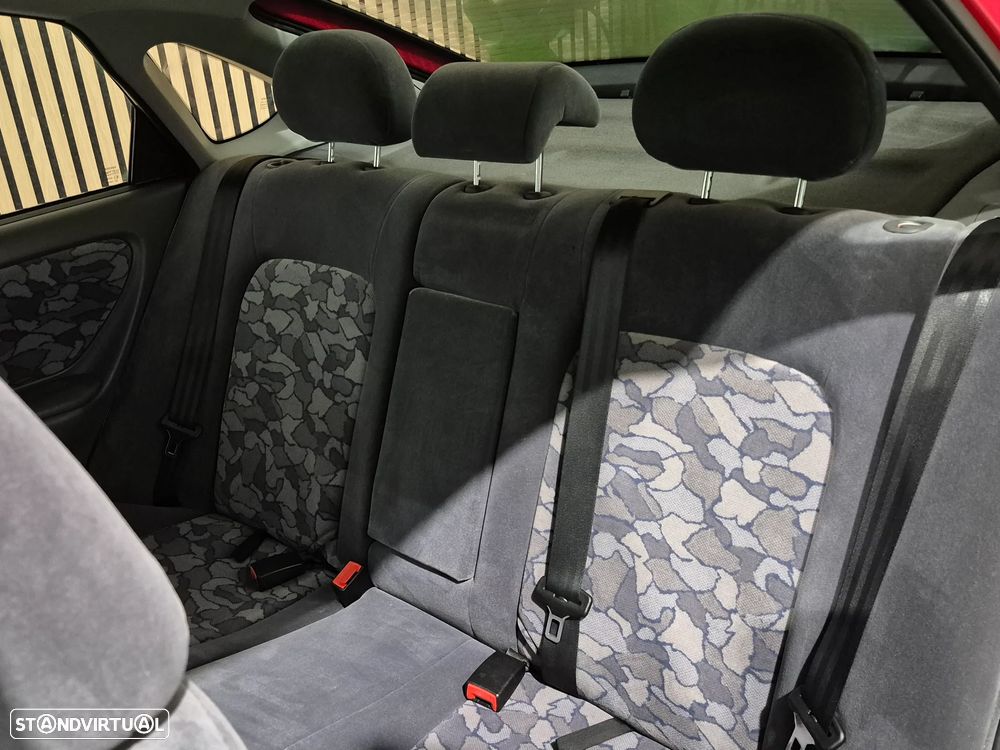 Toyota Avensis Liftback 1.6 Terra JE - 17