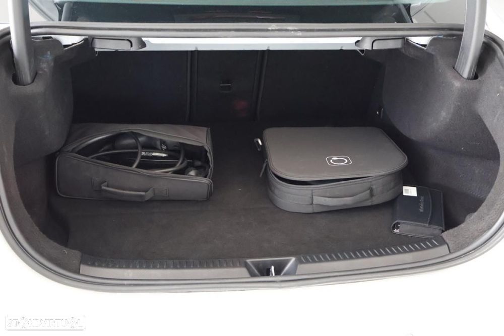 Mercedes-Benz A 250 Limousine e - 10