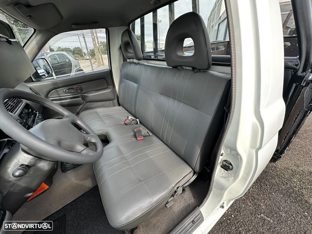 Mitsubishi L200 2.5 TD Club 3L CM - 16