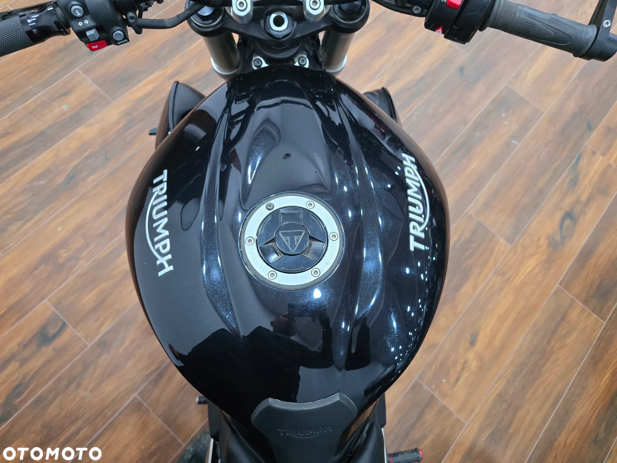 Triumph Street Triple - 19