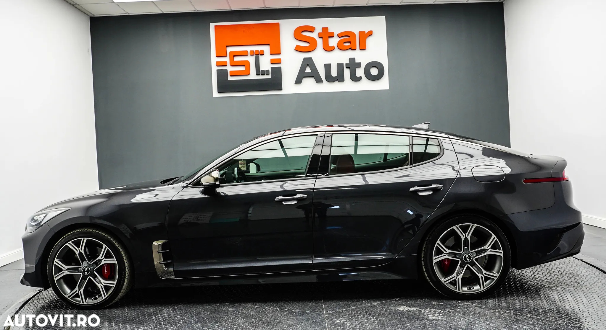 Kia Stinger 3.3 T-GDI AWD GT - 11