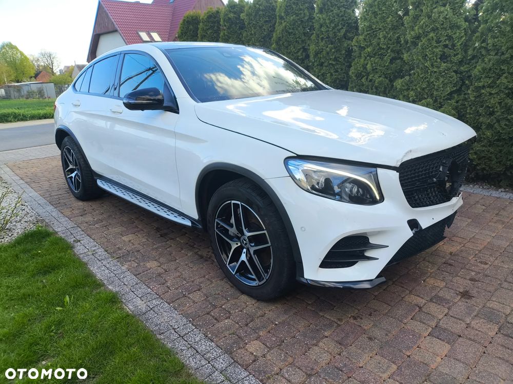 Mercedes-Benz GLC 300 4Matic 9G-TRONIC AMG Line - 26