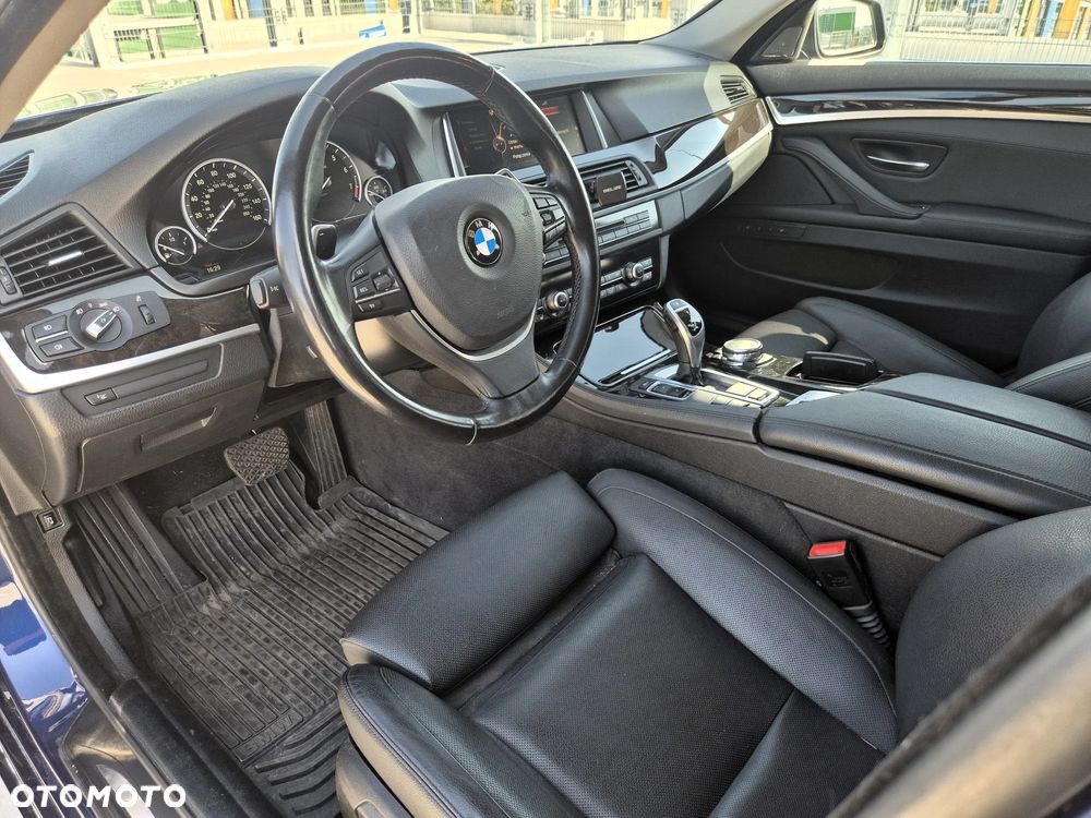 BMW Seria 5 535i xDrive Sport-Aut - 13