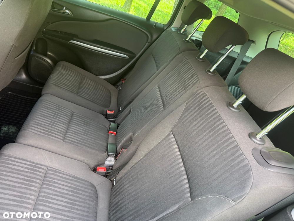 Opel Zafira - 10
