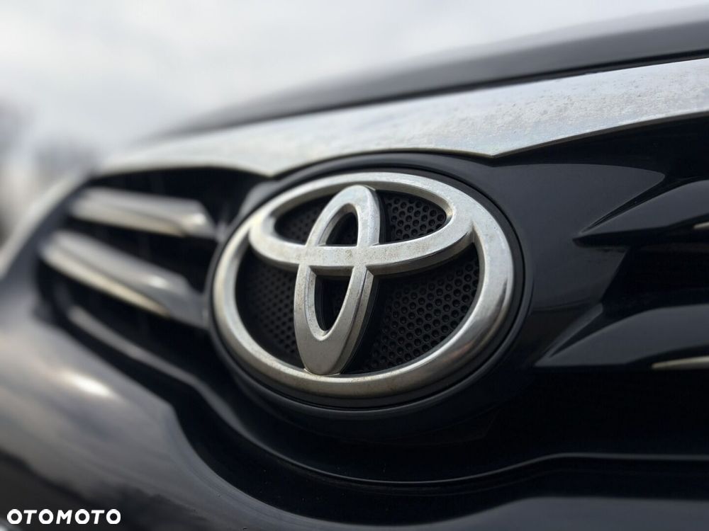 Toyota Avensis 2.0 D-4D Premium - 4