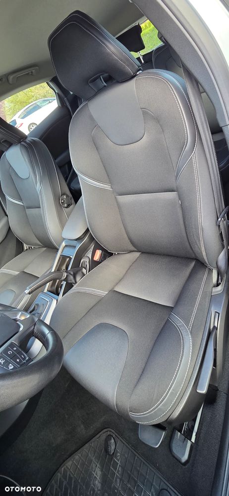 Volvo V40 T3 Drive-E Momentum - 14