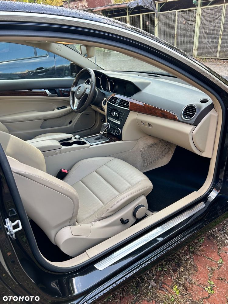 Mercedes-Benz Klasa C 350 Coupe (BlueEFFICIENCY) 7G-TRONIC - 15