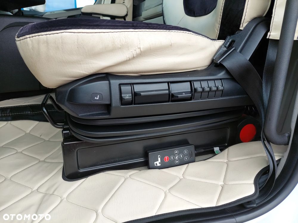 Ford F-MAX - 32