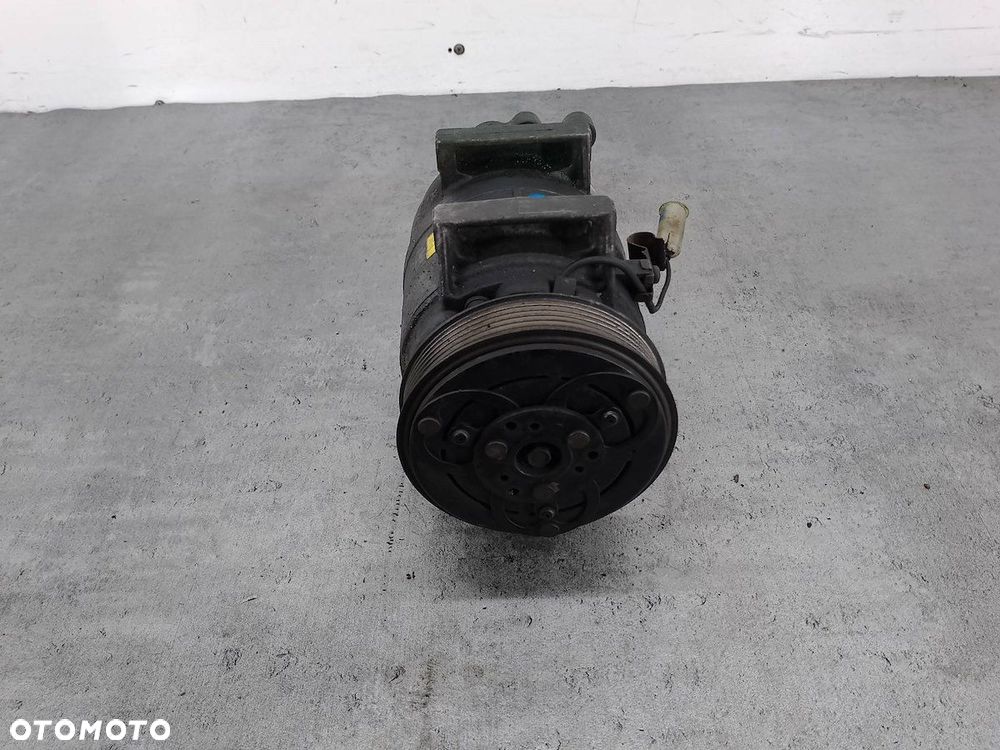 POMPA, SPRĘŻARKA KLIMATYZACJI VOLVO XC90 ( 02-14 ) 8708581 2.9 T6 24V - 4