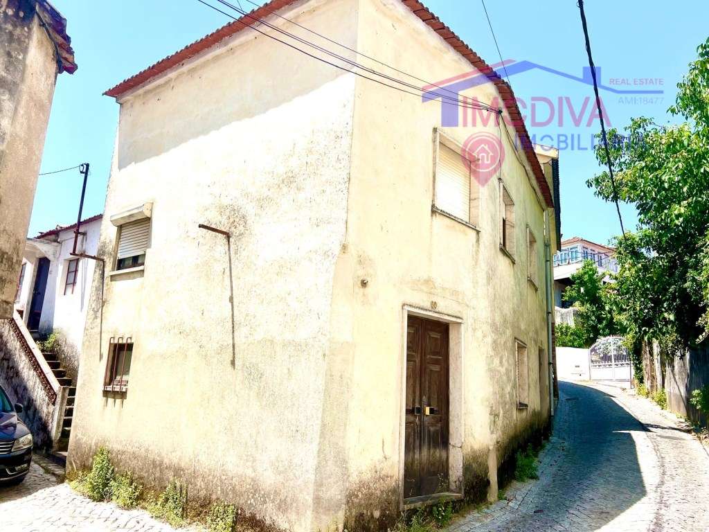 Moradias T2+T2 no centro da vila de Castanheira de Pera - Grande imagem: 2/19